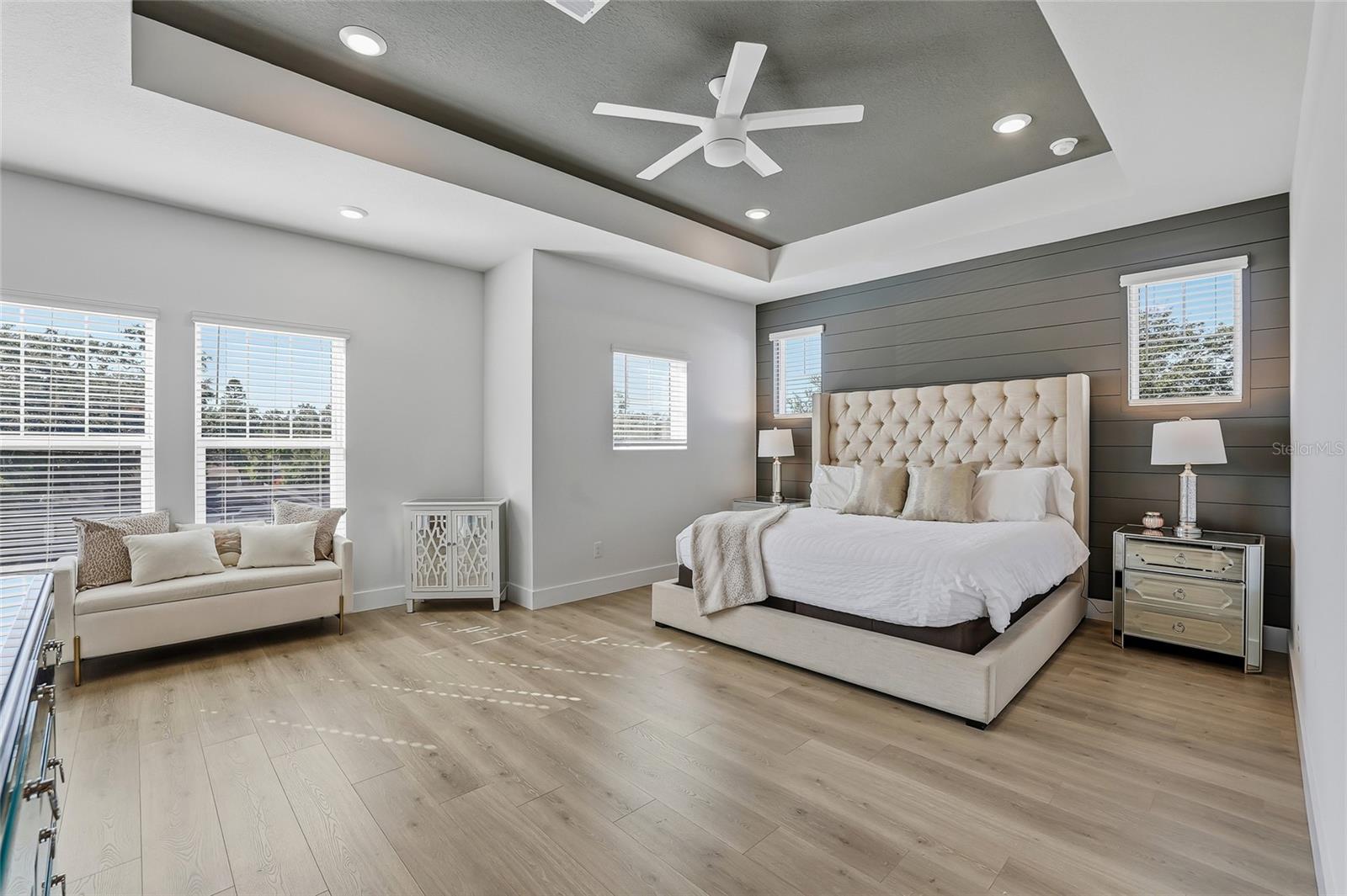 Image 7 of 52 For 441 42nd Avenue Ne