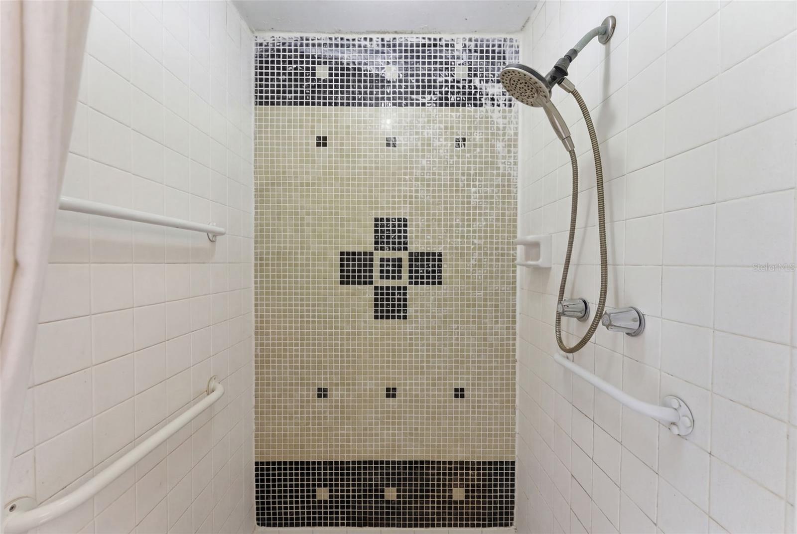 Image 15 of 67 For 6107 Arthur Road