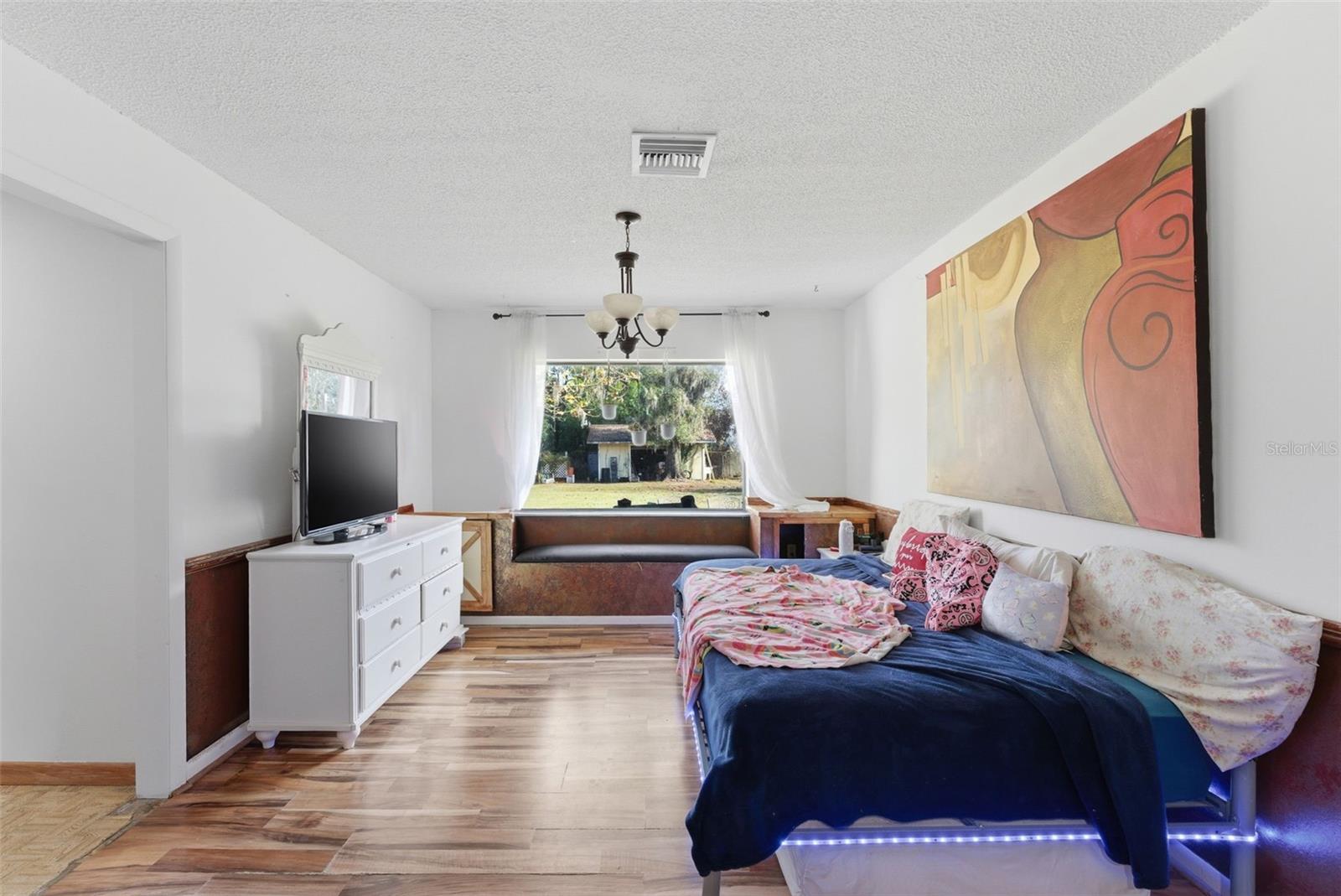 Image 19 of 67 For 6107 Arthur Road