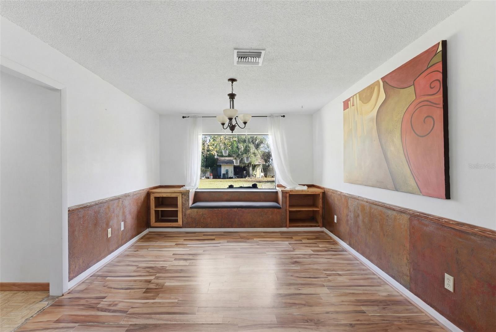 Image 21 of 67 For 6107 Arthur Road