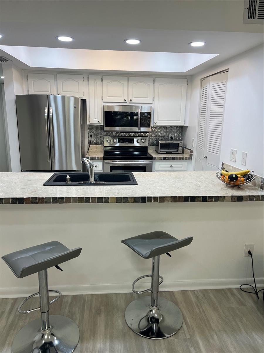 Image 7 of 30 For 2400 Winding Creek Boulevard 16-108