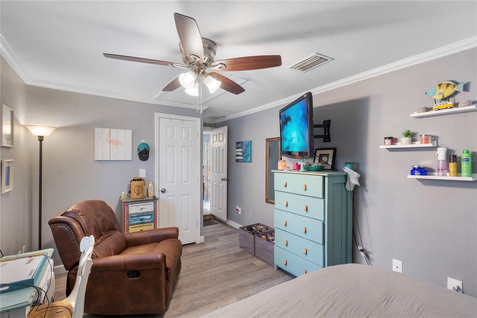 Image 14 of 29 For 4162 Alafia Boulevard