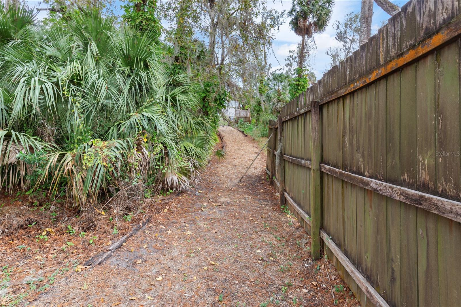 Image 23 of 29 For 4162 Alafia Boulevard