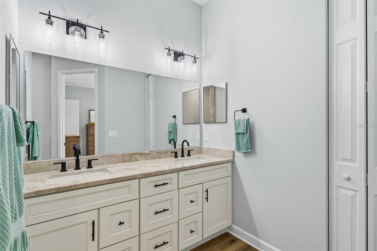 Image 23 of 56 For 8624 Cresco Lane