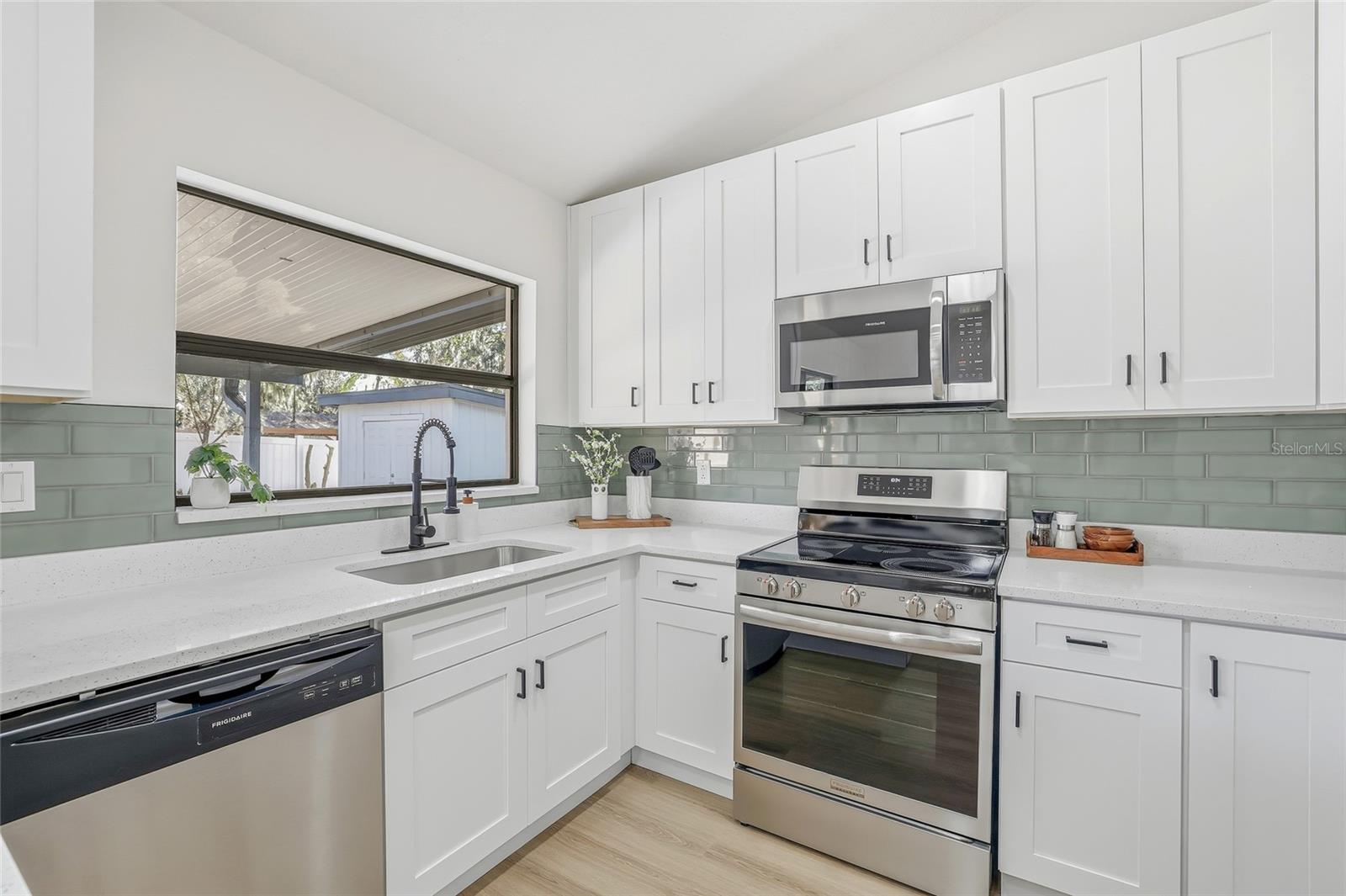 Image 13 of 36 For 3723 Coppertree Circle