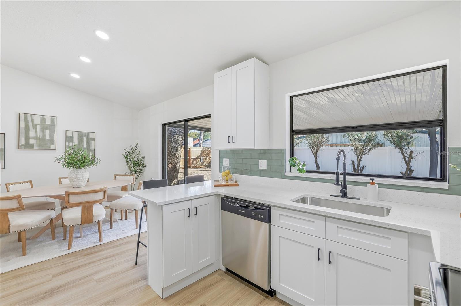 Image 16 of 36 For 3723 Coppertree Circle