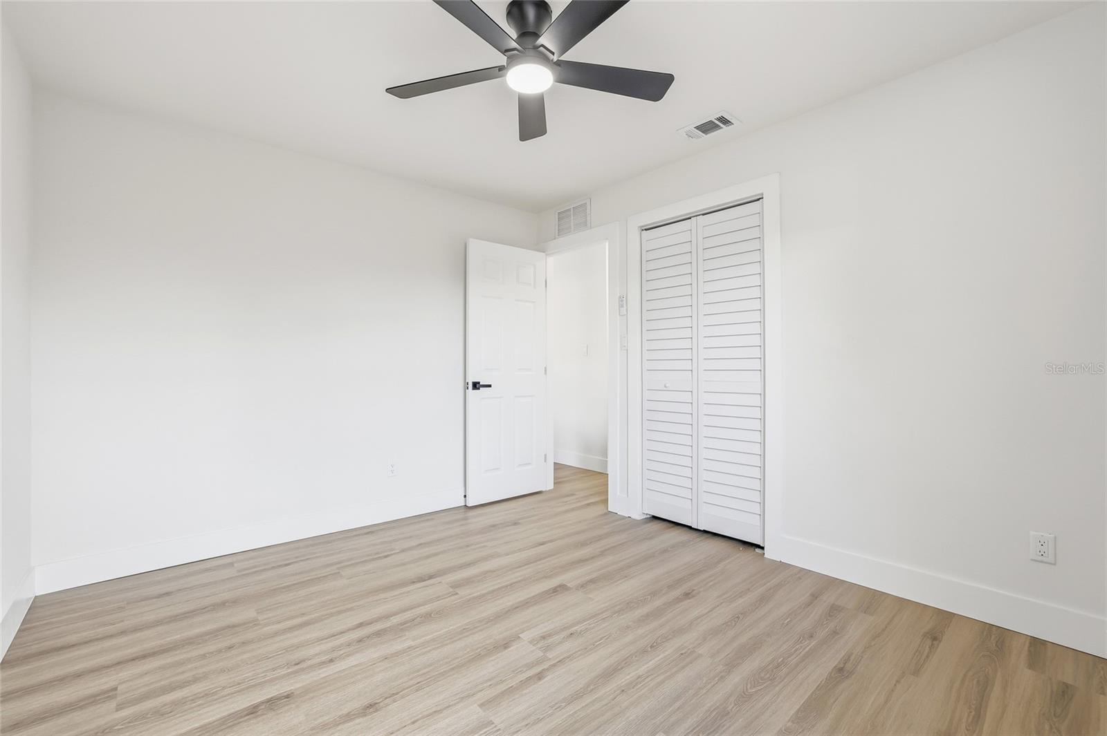 Image 23 of 36 For 3723 Coppertree Circle