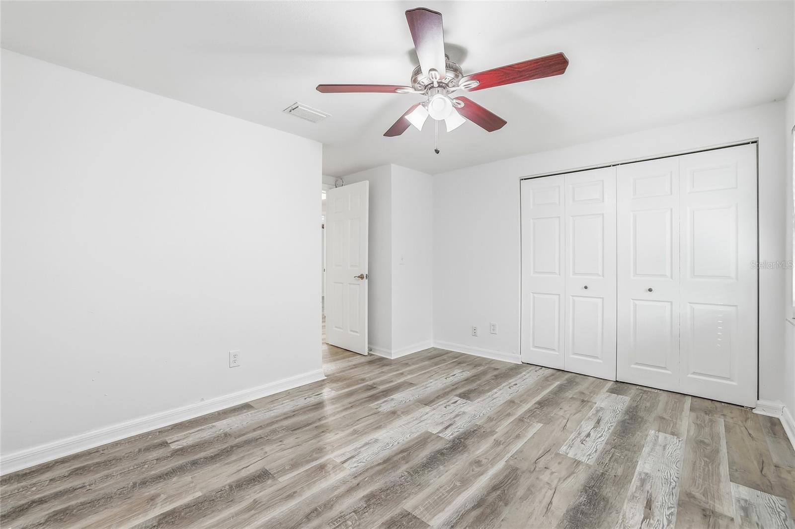 Image 17 of 34 For 1003 Greenleaf Way