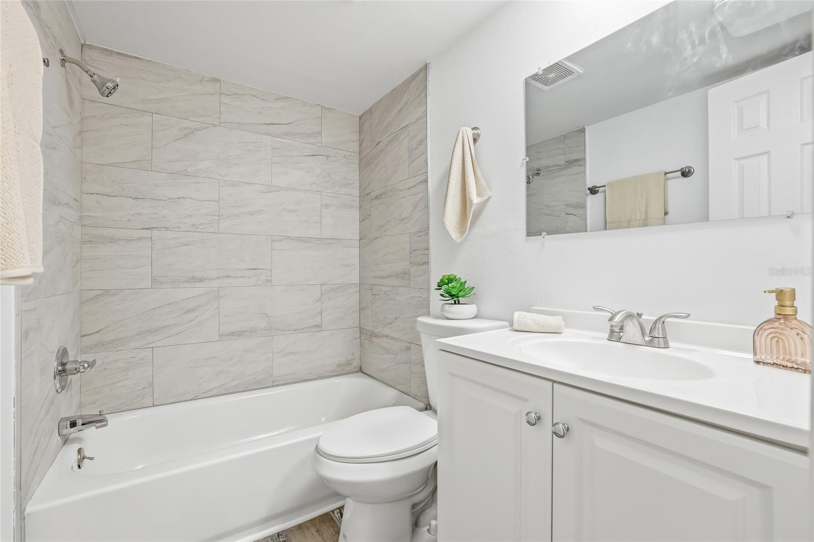 Image 18 of 34 For 1003 Greenleaf Way