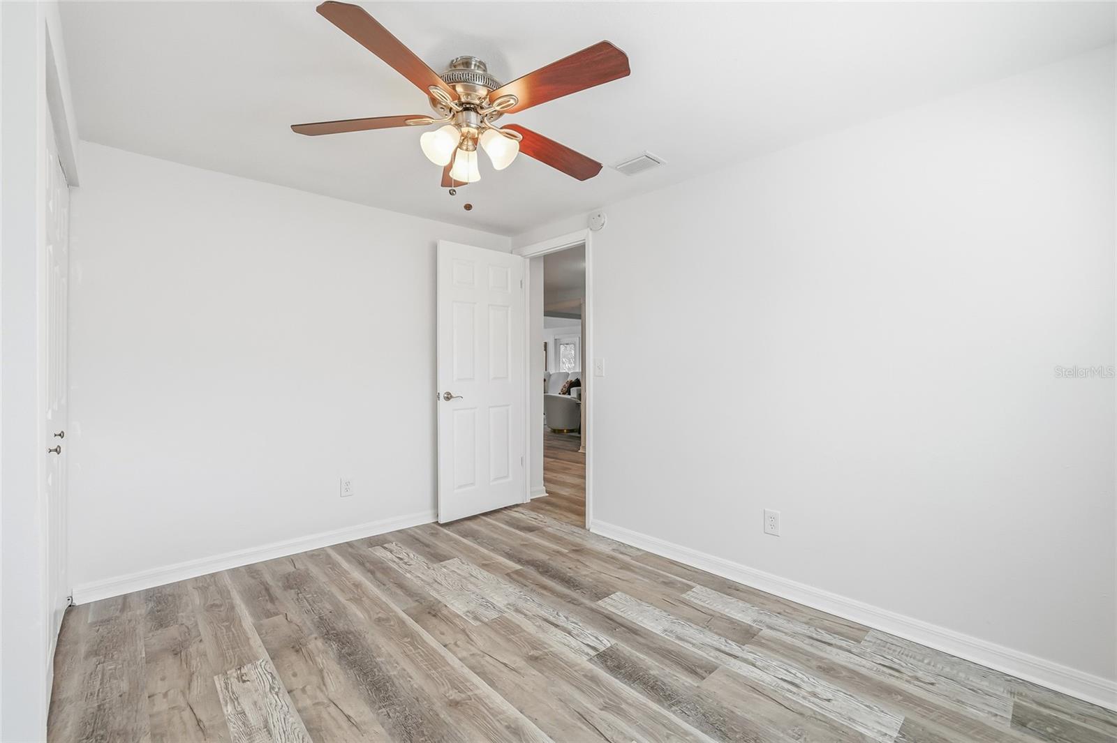 Image 21 of 34 For 1003 Greenleaf Way