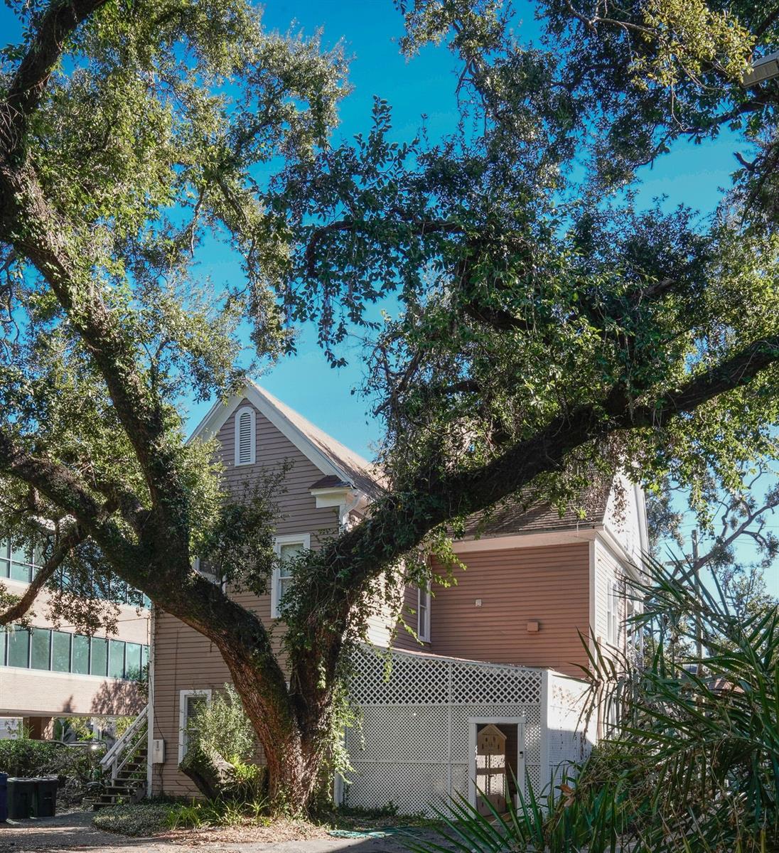 Image 14 of 35 For 333 Plant Avenue