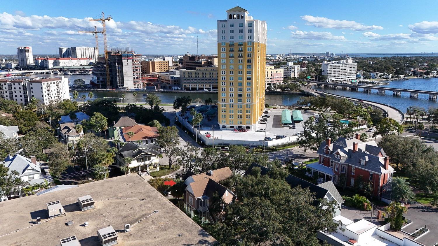 Image 26 of 35 For 333 Plant Avenue