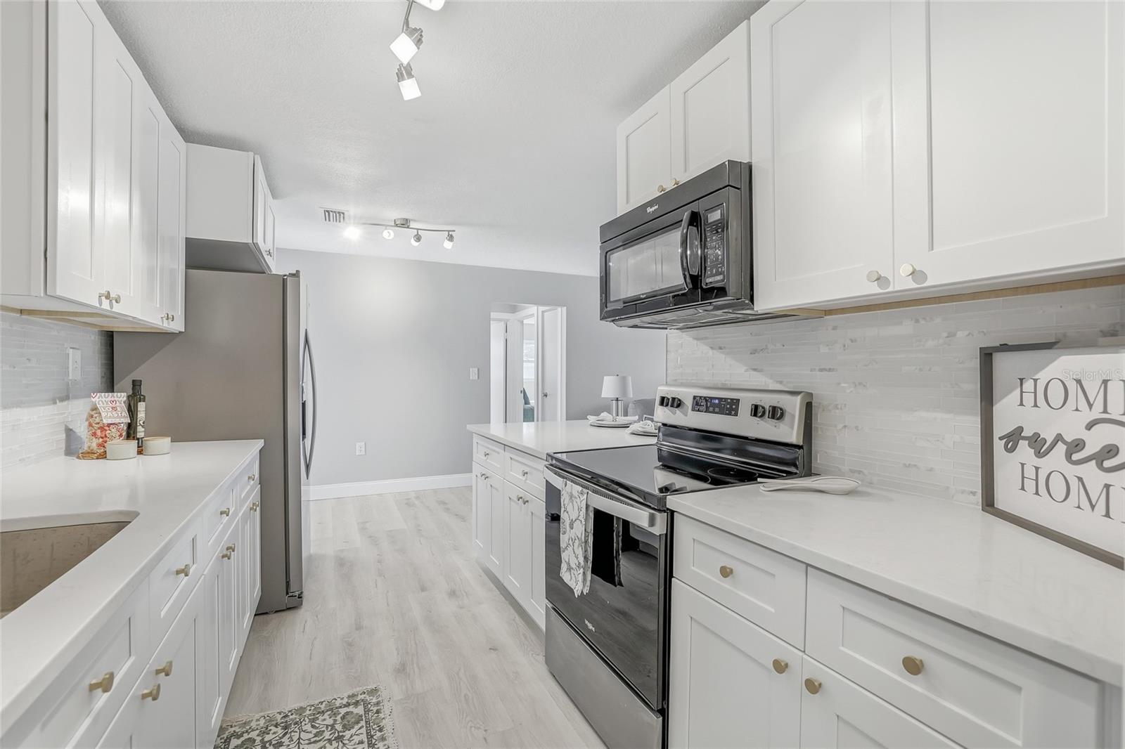 Image 11 of 33 For 10799 99th Place