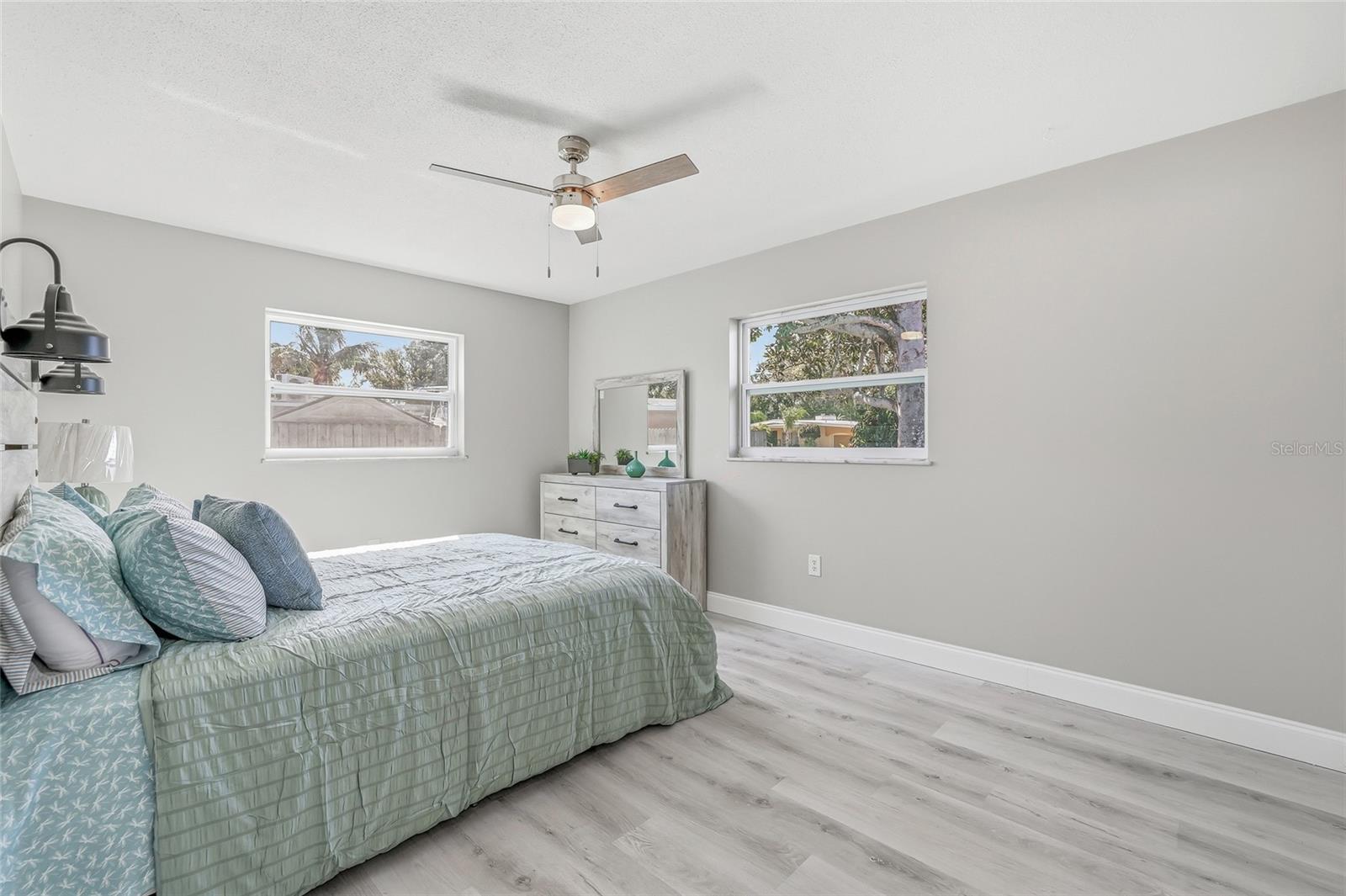 Image 16 of 33 For 10799 99th Place