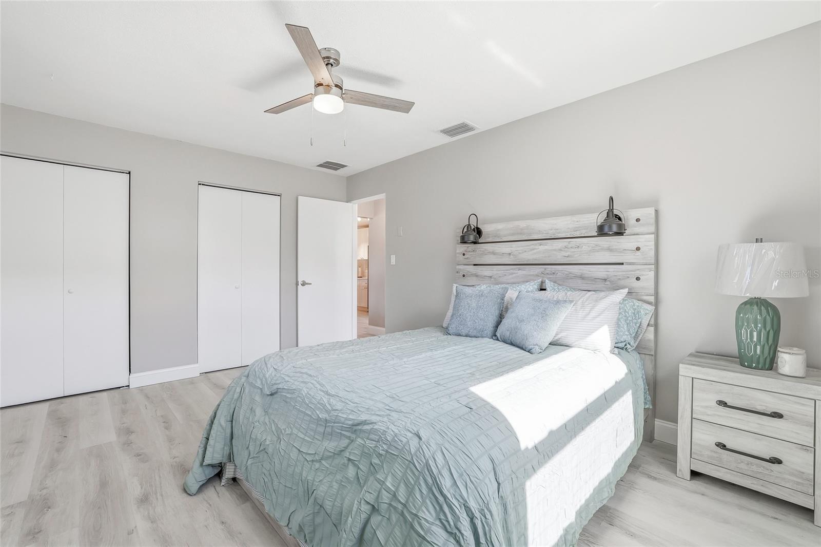 Image 18 of 33 For 10799 99th Place