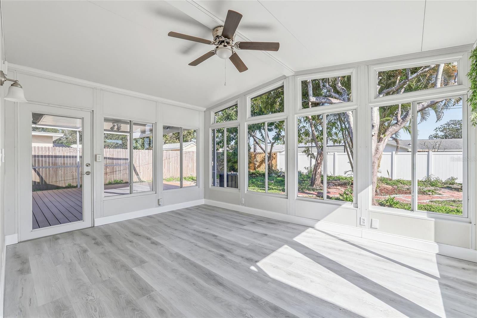 Image 22 of 33 For 10799 99th Place