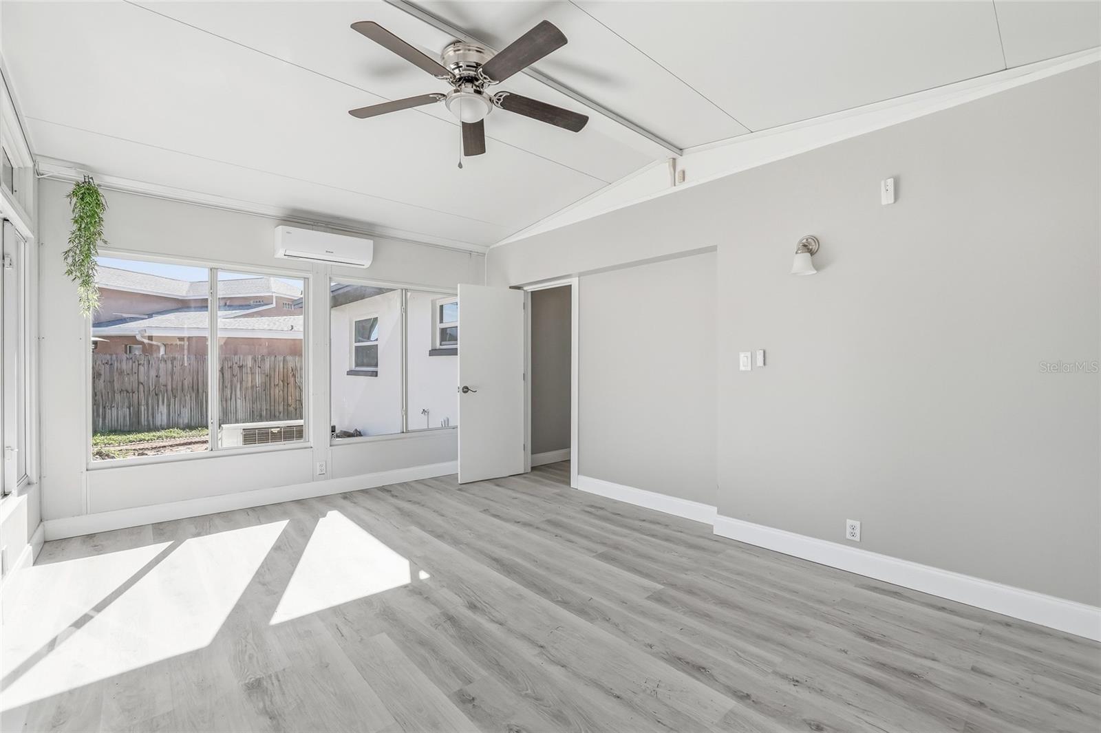 Image 23 of 33 For 10799 99th Place