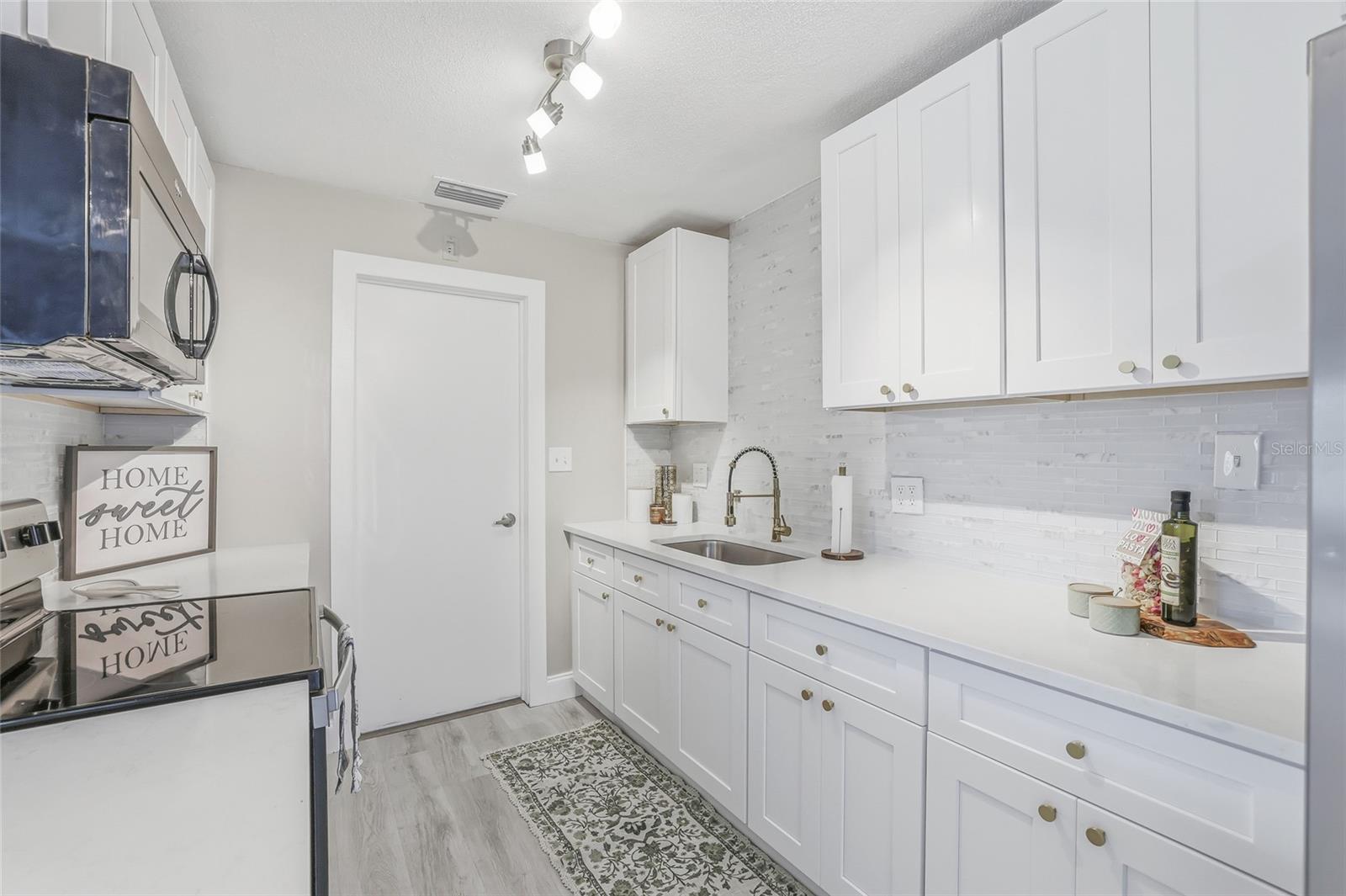 Image 8 of 33 For 10799 99th Place