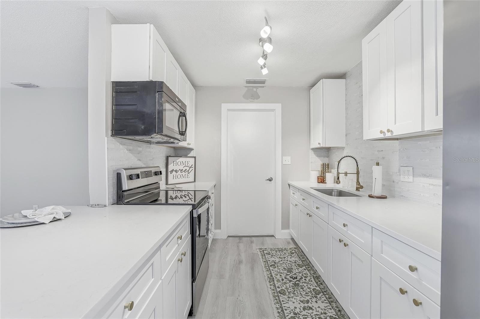 Image 9 of 33 For 10799 99th Place