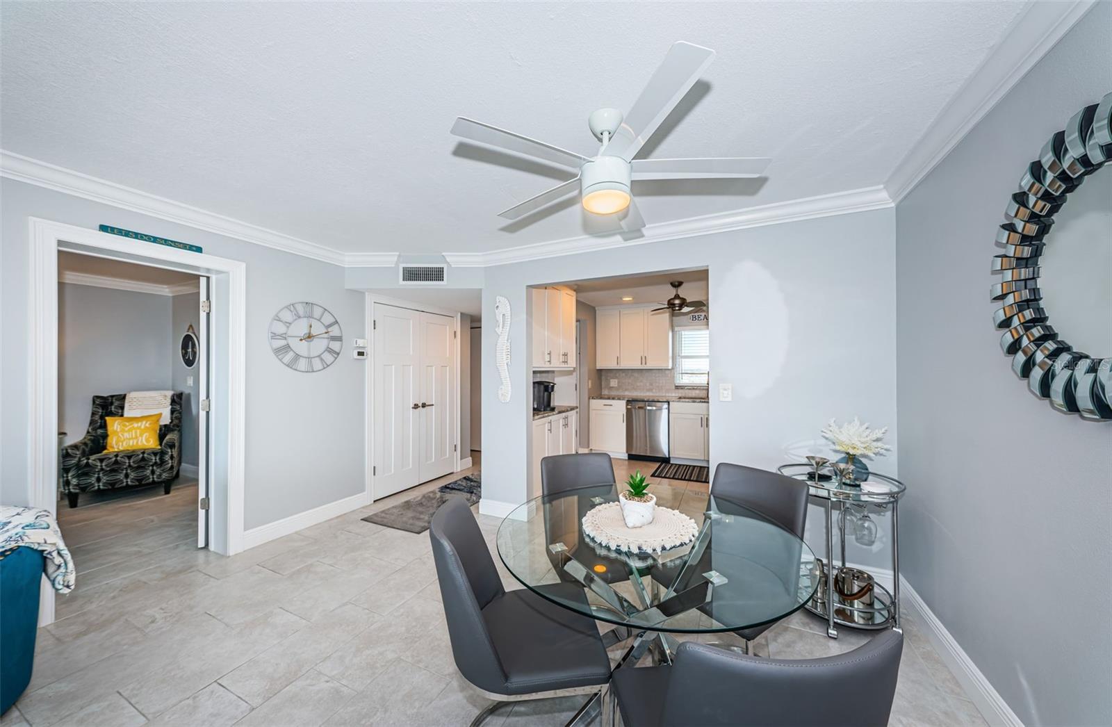 Image 11 of 52 For 4775 Cove Circle 904