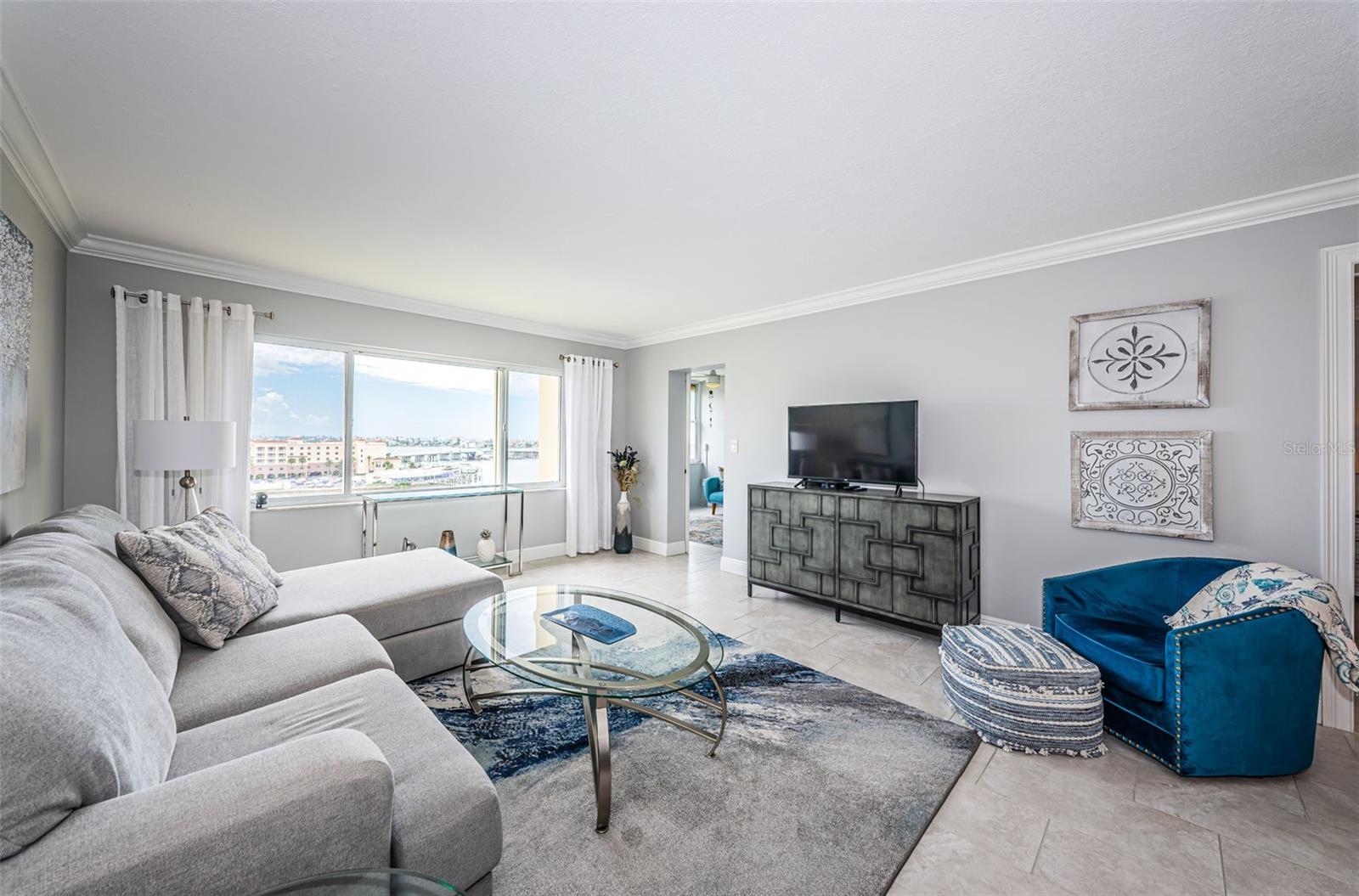 Image 13 of 52 For 4775 Cove Circle 904