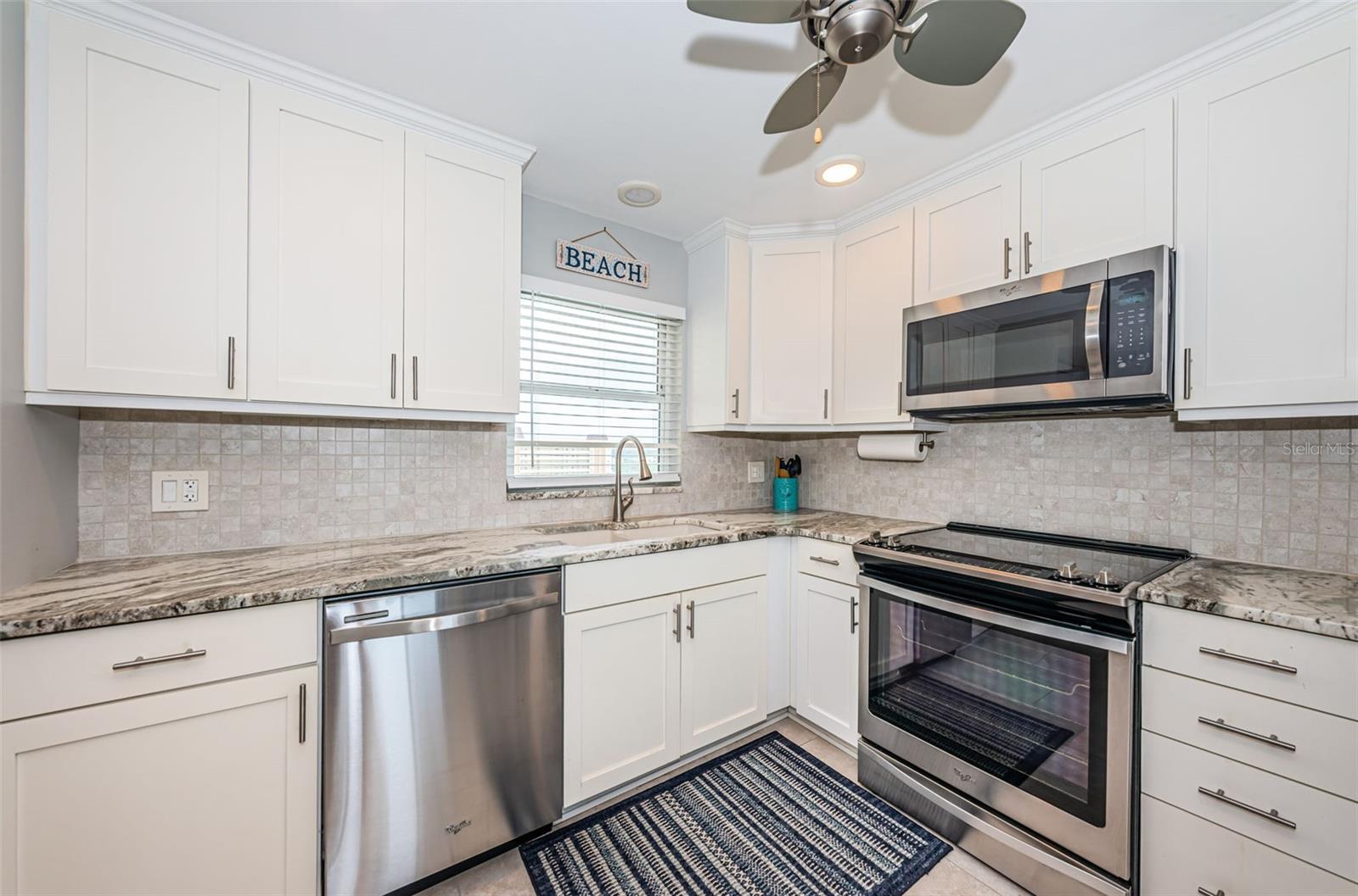 Image 5 of 52 For 4775 Cove Circle 904