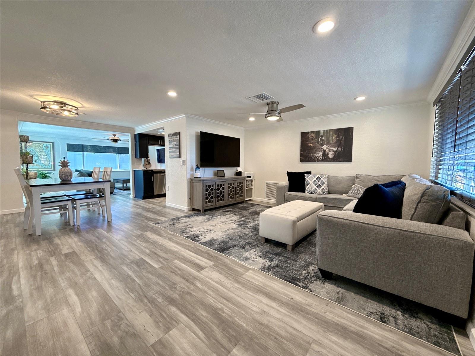 Image 8 of 28 For 5129 Idlewild Street