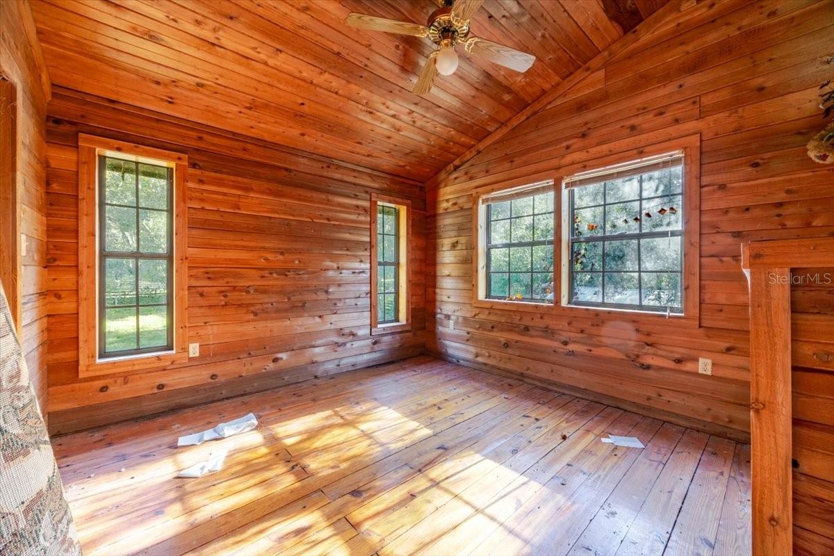 Image 15 of 37 For 9510 Oak Court