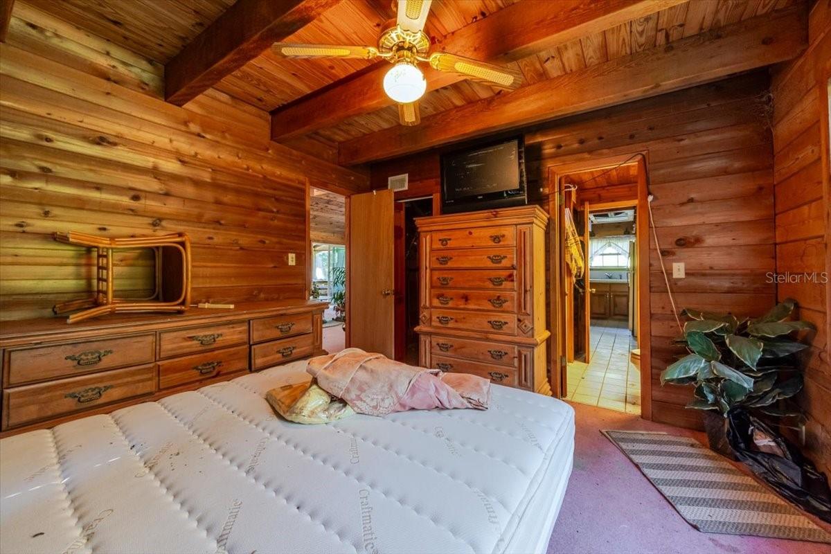 Image 18 of 37 For 9510 Oak Court