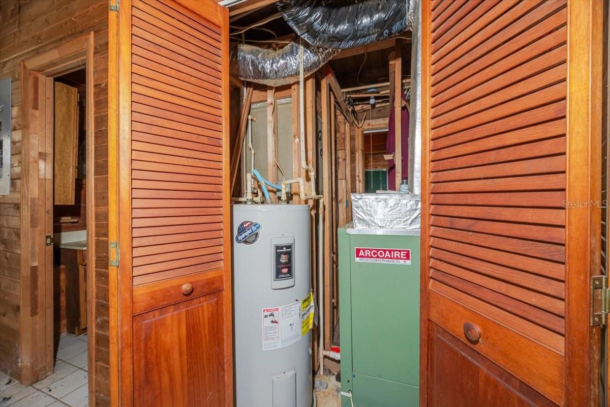 Image 20 of 37 For 9510 Oak Court