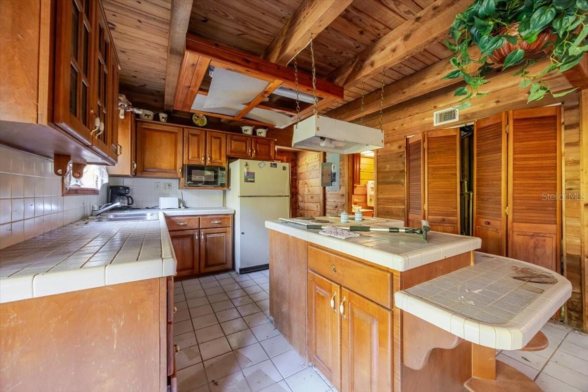 Image 25 of 37 For 9510 Oak Court