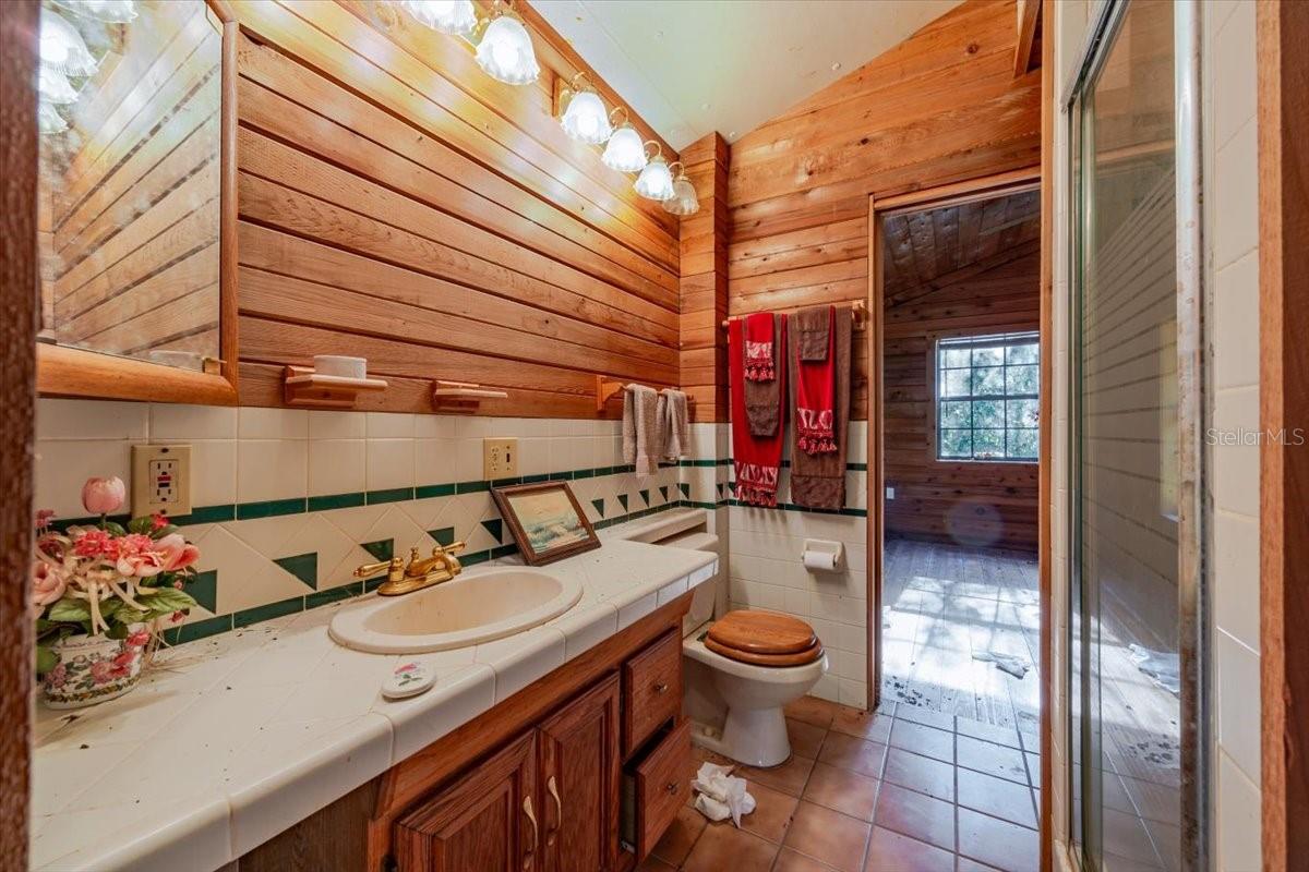 Image 8 of 37 For 9510 Oak Court