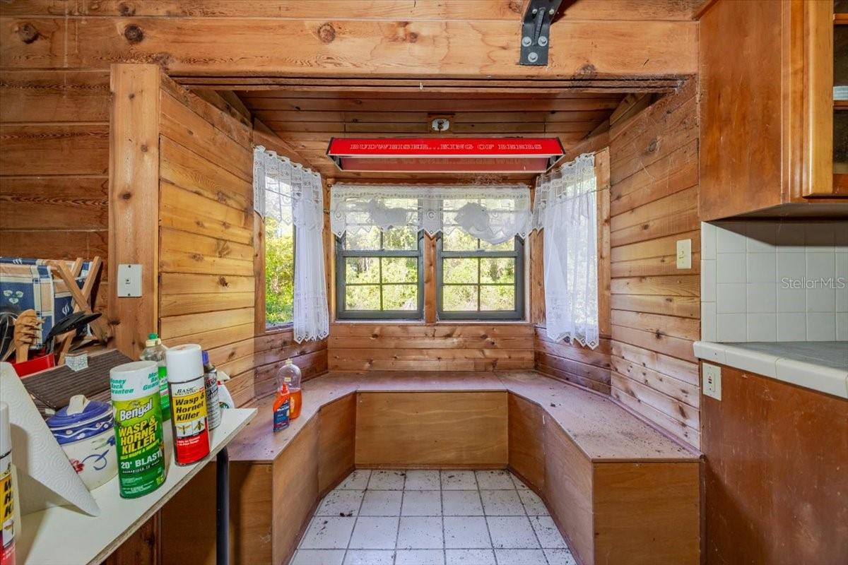 Image 9 of 37 For 9510 Oak Court