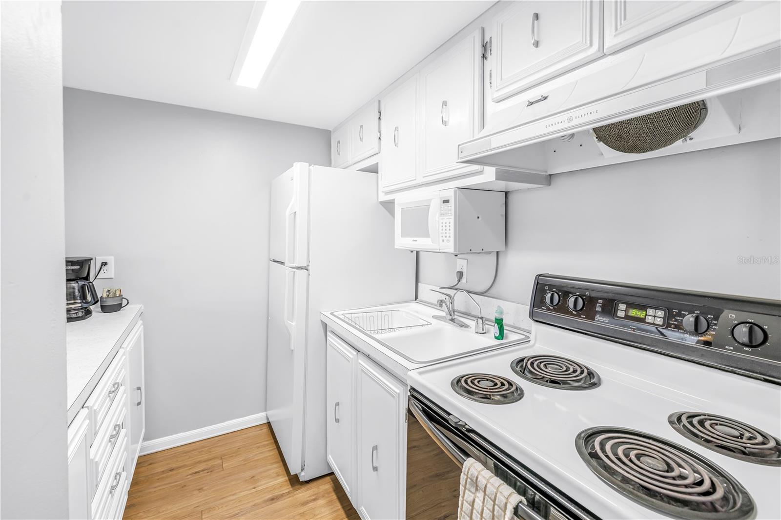 Image 13 of 38 For 8565 Gulf Boulevard 23s