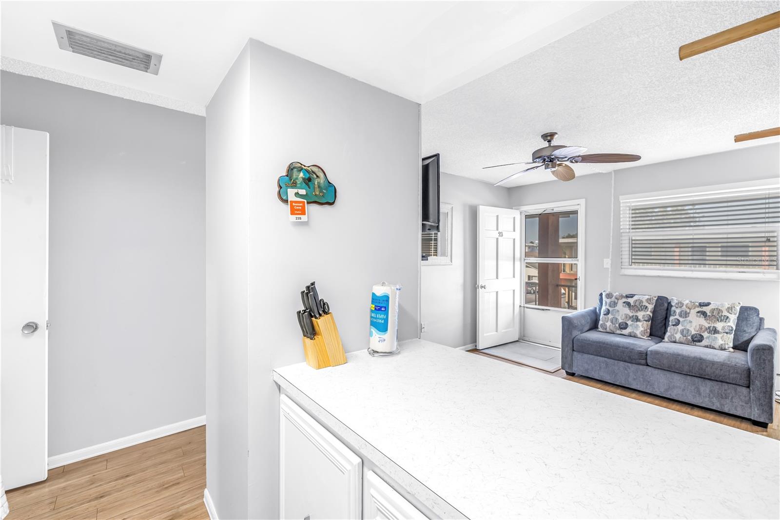 Image 15 of 38 For 8565 Gulf Boulevard 23s