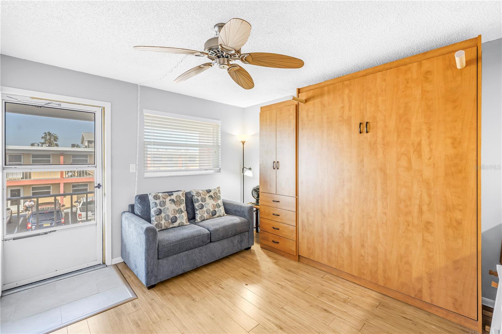 Image 6 of 38 For 8565 Gulf Boulevard 23s