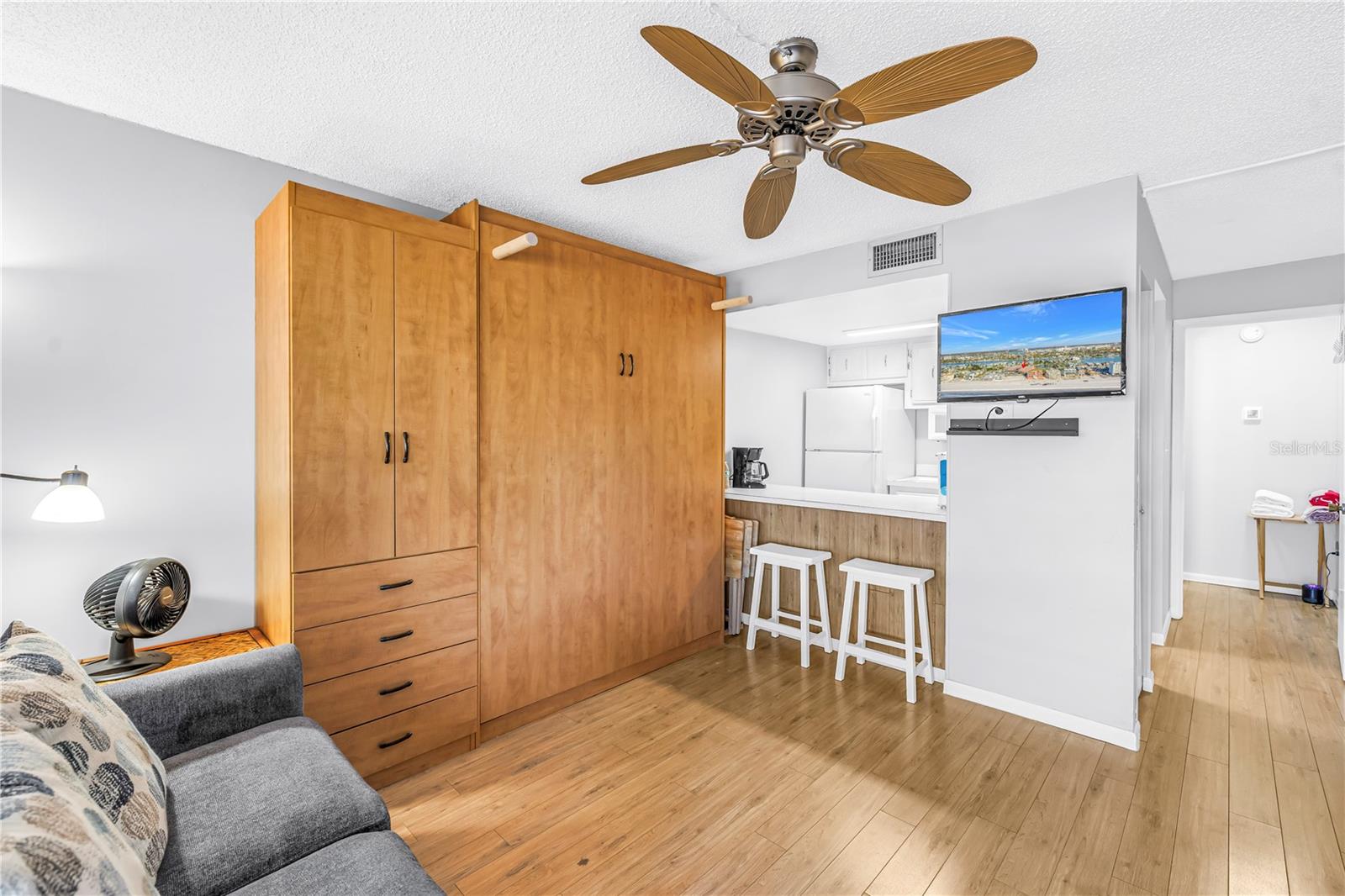 Image 7 of 38 For 8565 Gulf Boulevard 23s