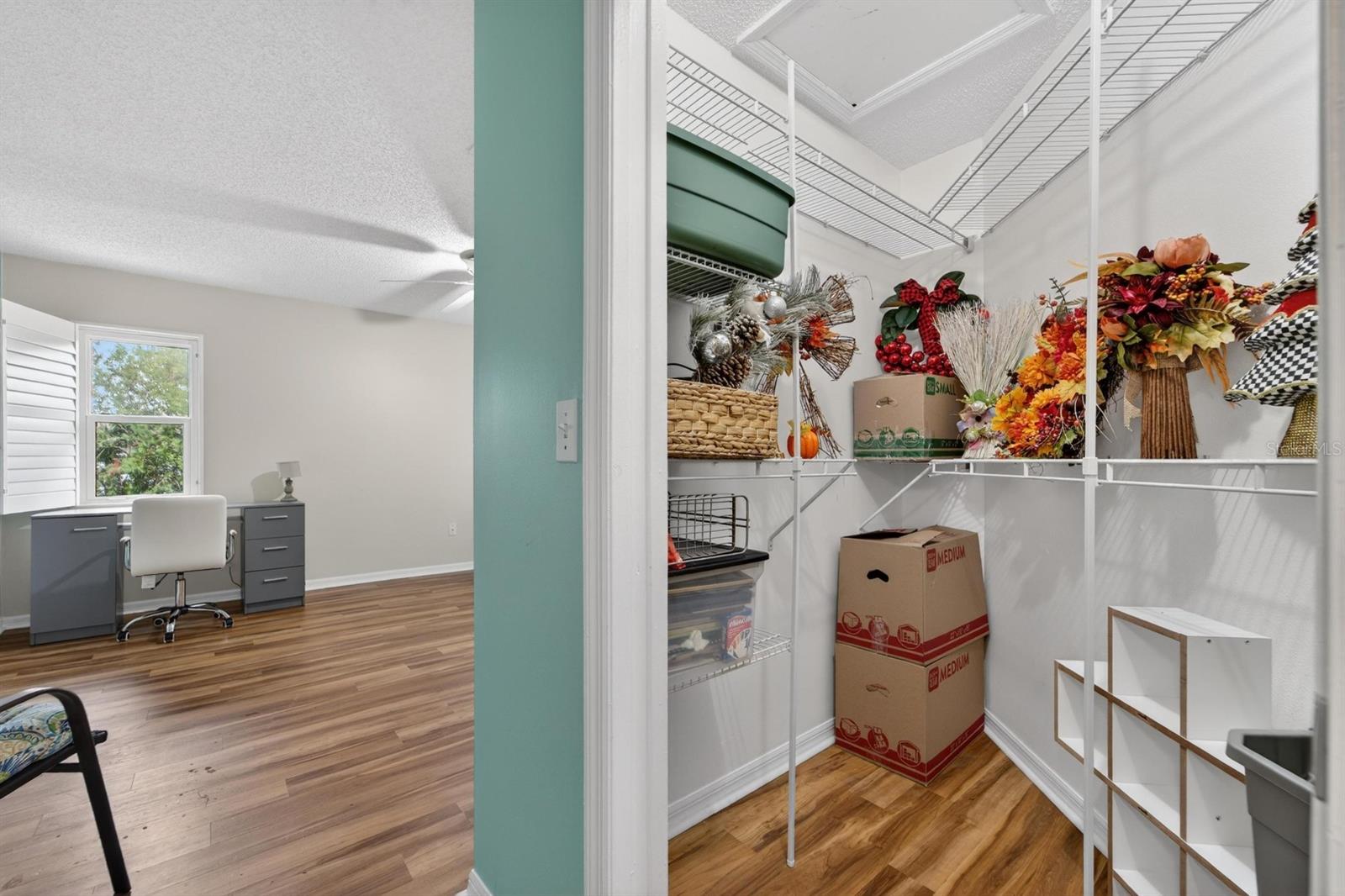 Image 11 of 20 For 413 Lake Point Court 4-b