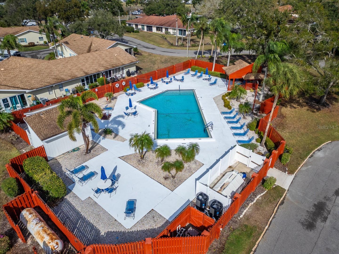 Image 17 of 20 For 413 Lake Point Court 4-b