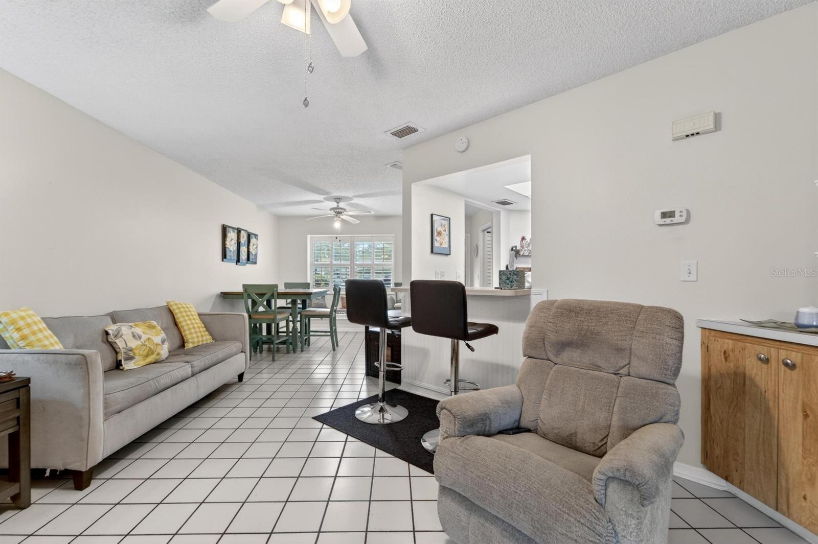 Image 4 of 20 For 413 Lake Point Court 4-b