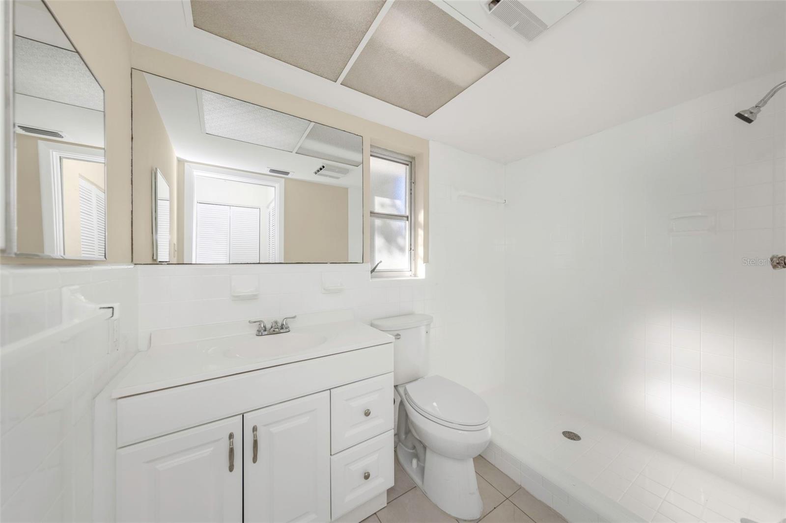 Image 18 of 26 For 1495 Lakeside Drive