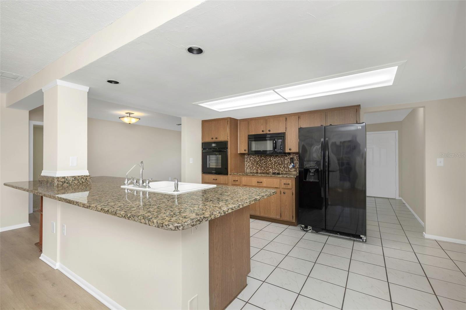 Image 6 of 26 For 1495 Lakeside Drive