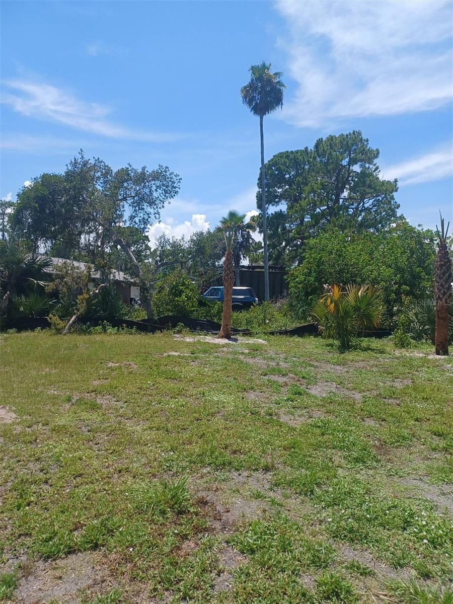 Image 4 of 5 For Lin Gina Terrace