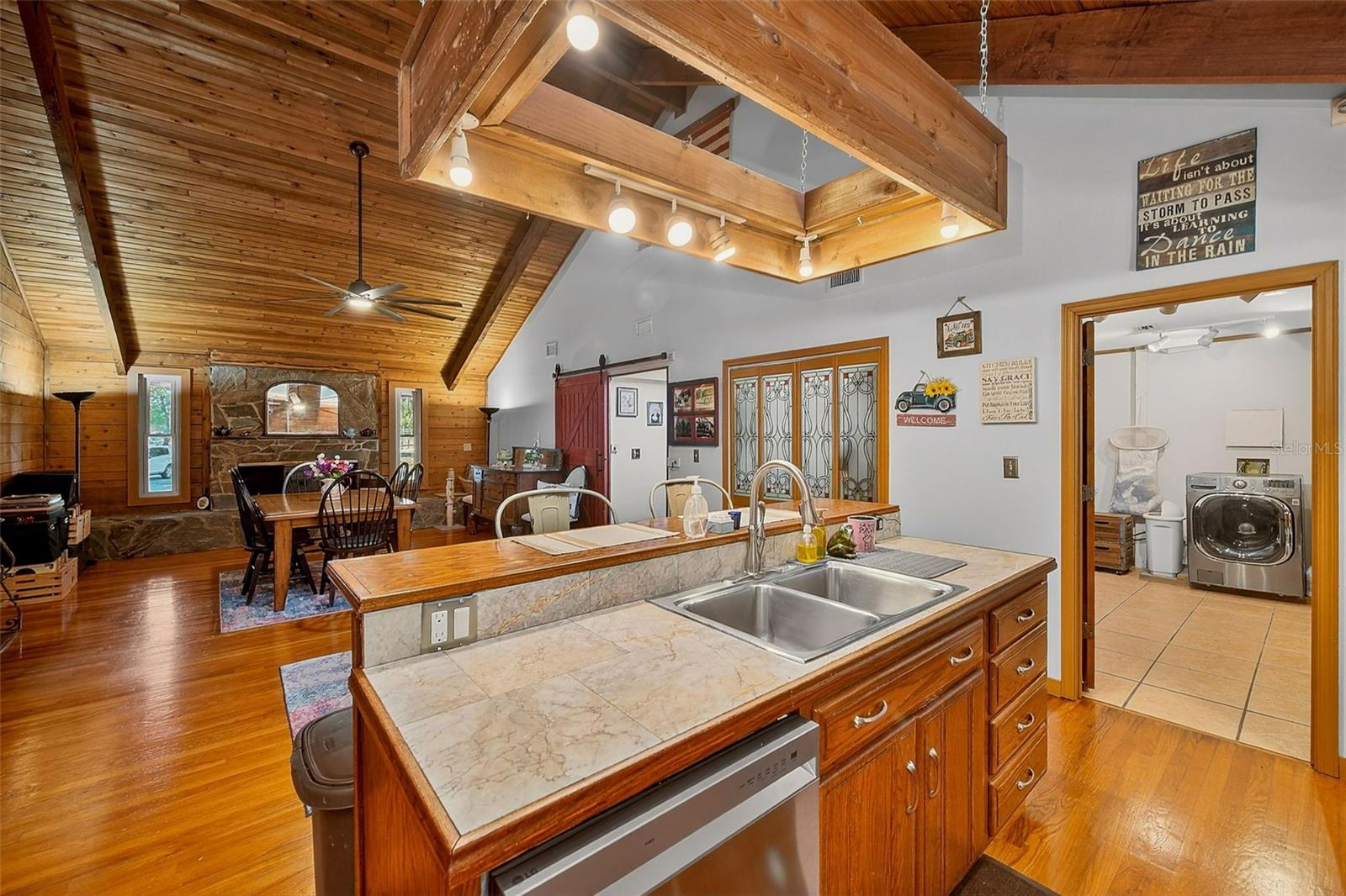 Image 17 of 84 For 2635 Dover Road