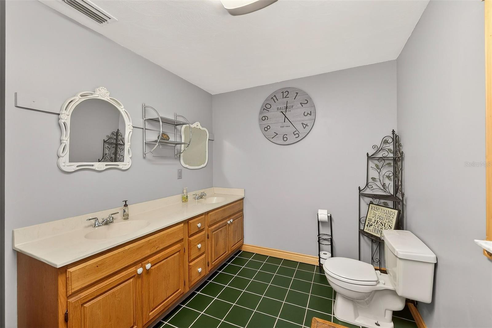 Image 43 of 84 For 2635 Dover Road