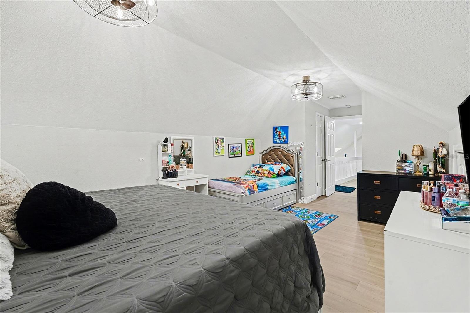 Image 13 of 39 For 413 Euclid Avenue