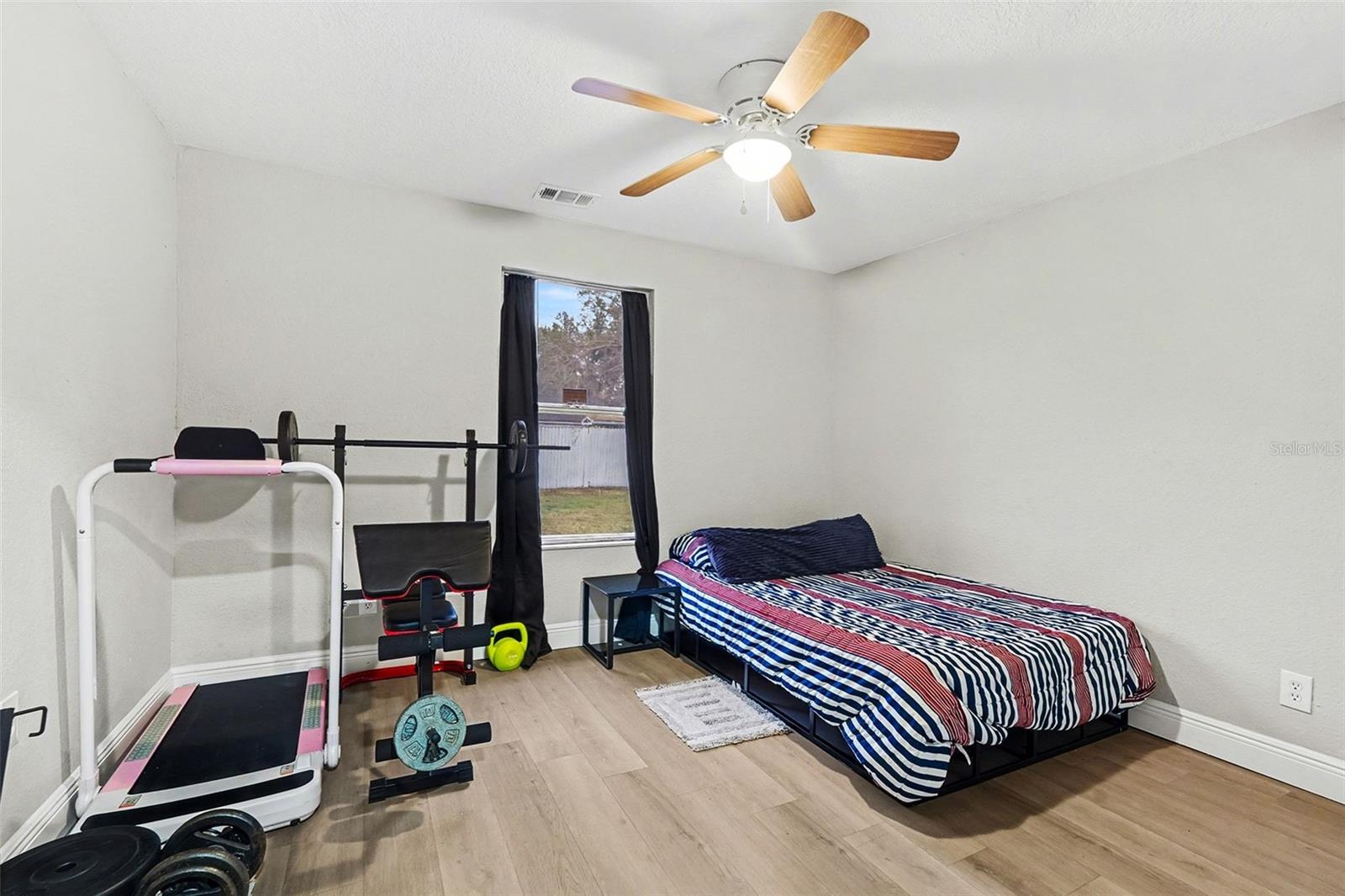 Image 17 of 39 For 413 Euclid Avenue