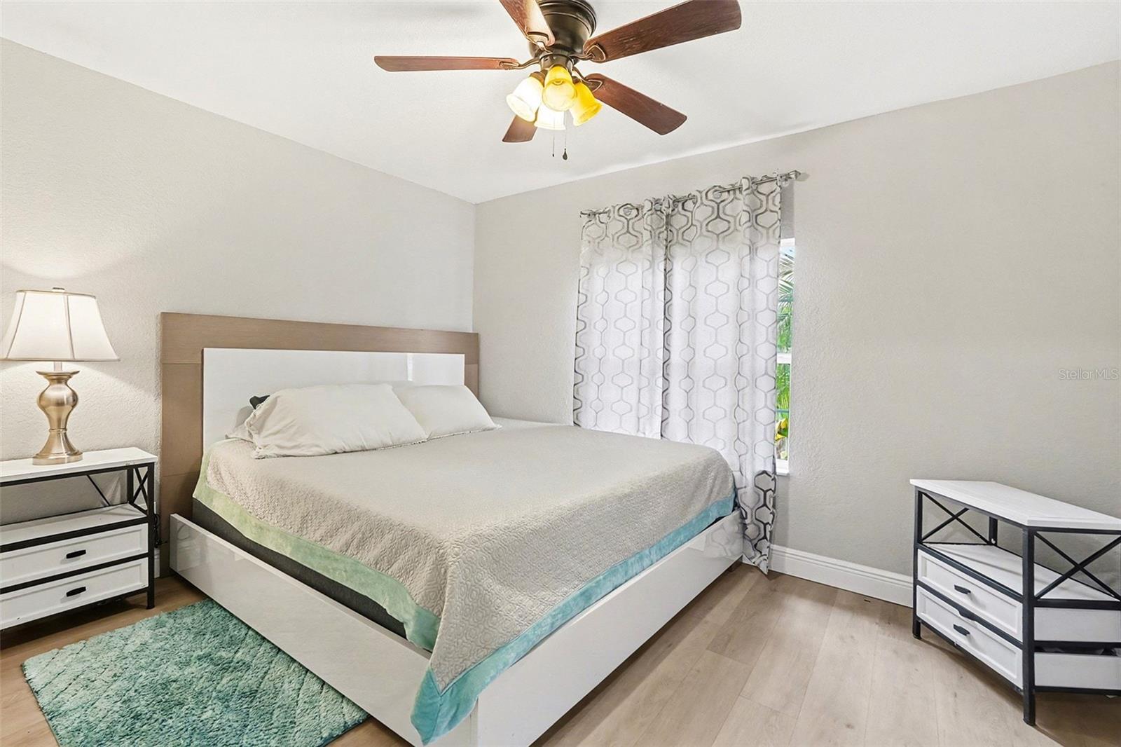 Image 18 of 39 For 413 Euclid Avenue