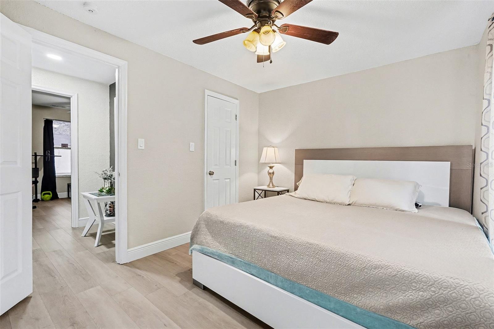 Image 19 of 39 For 413 Euclid Avenue