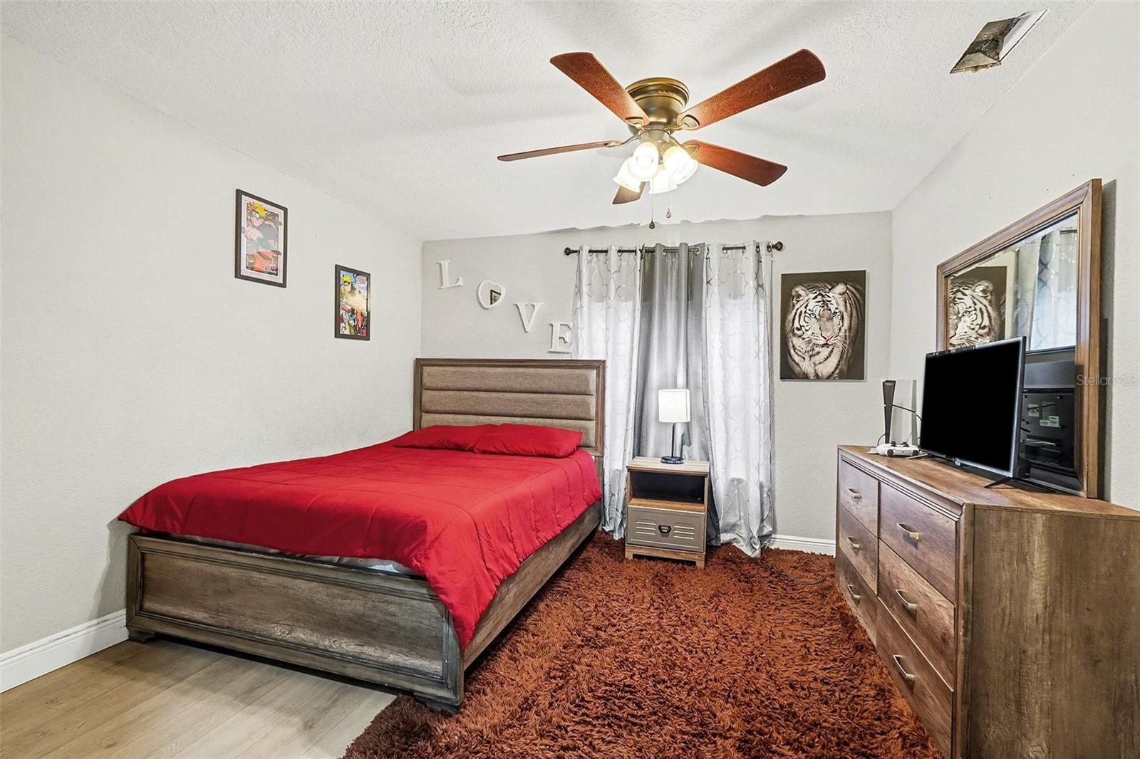 Image 22 of 39 For 413 Euclid Avenue